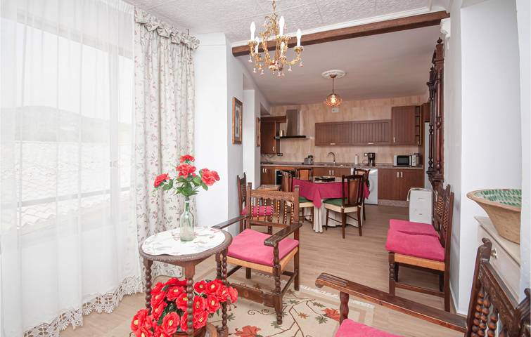 Apartamento vacacional entero, Acogedor apartamento de 85 m2 con WiFi, aire acondicionado, cocina y vistas al río in Montefrío, Provincia de Granada