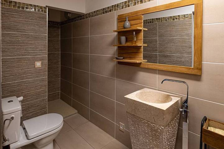 Location de vacances pour 8 personnes, avec terrasse et jardin, animaux acceptés à Pignans - 4