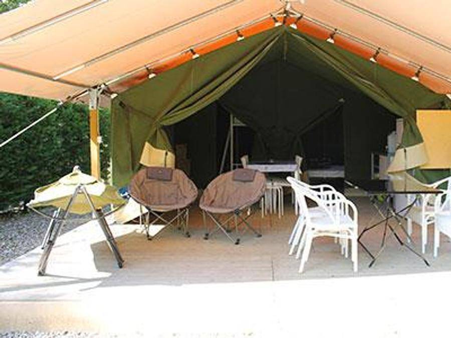 Flower Camping l'Epi Bleu - Tienda de lona y madera 5 personas - Freeflower Standard 37m² (2 dormitorios) - 10m² terraza incluida in Banon, Forcalquier region