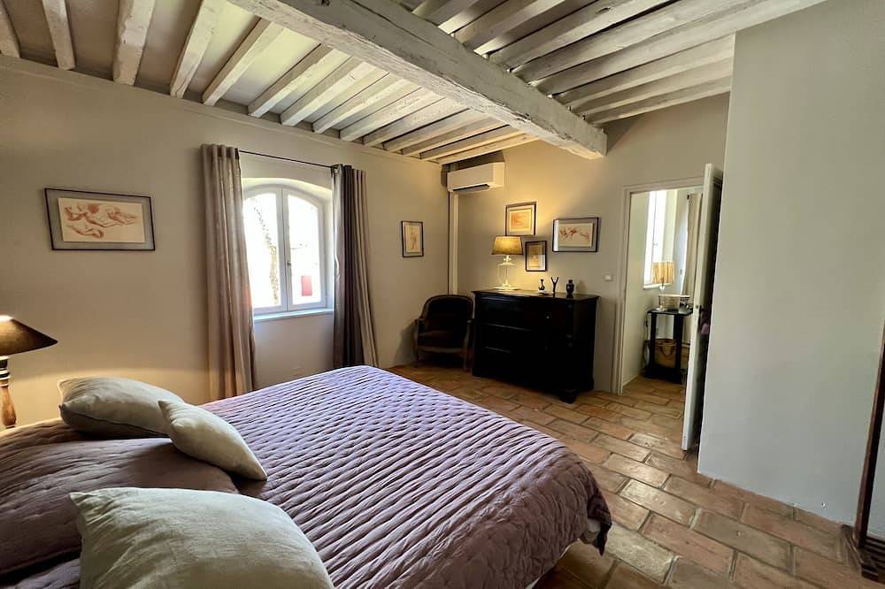 Beautiful village house in Goult in Goult, Parc naturel régional du Luberon