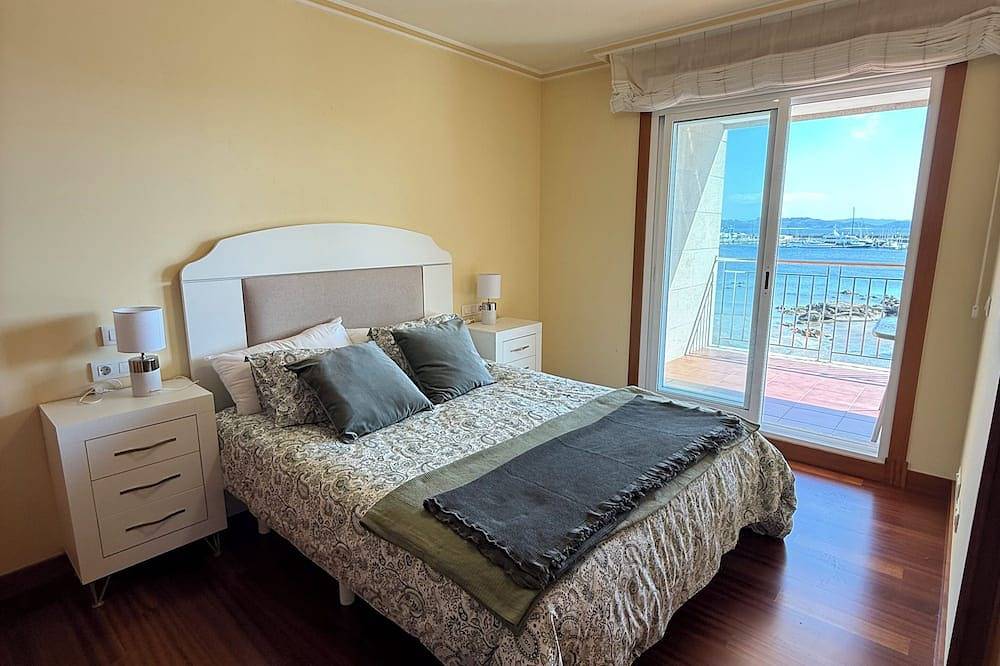 Entire apartment, Isamar Bellavista Playas - Beautiful Apartment With Terrace At The Foot Of Two Beaches in Sanxenxo, Rías Baixas