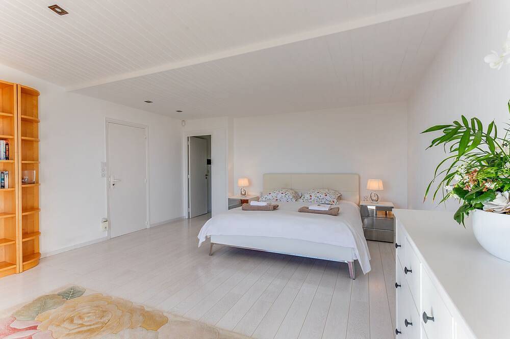 Villa Loupa by Riviera Holiday Homes in La Colle-sur-Loup, Cannes region