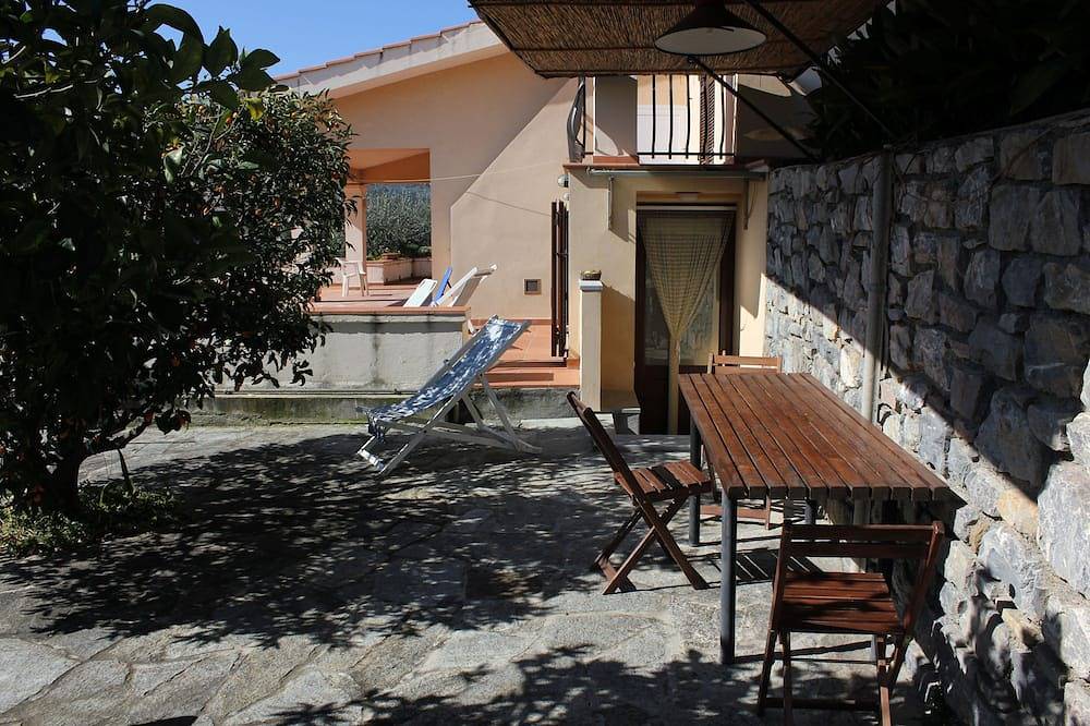 Apartamento entero, Estudio villa brillante .650 metros a pie o en bicicleta desde el mar in Diano Marina, Diano Marina Municipio