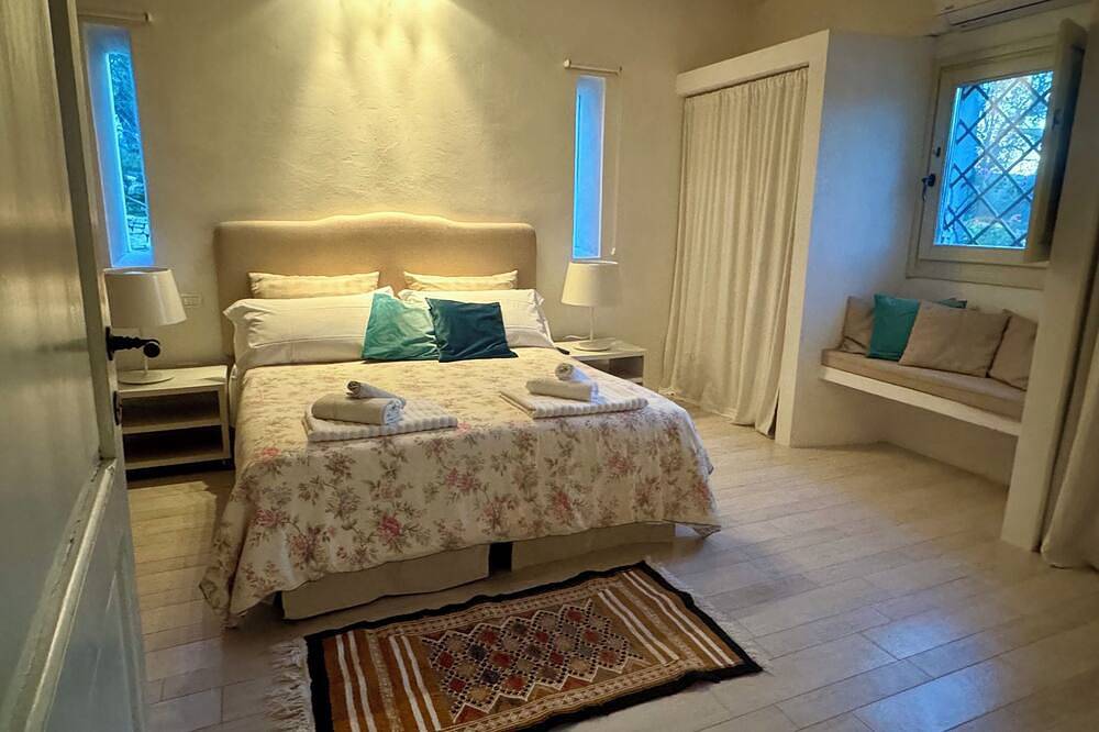 Villa Poggio al Sole Vieste, 1700 villa with pool surrounded by greenery in Vieste, Gargano