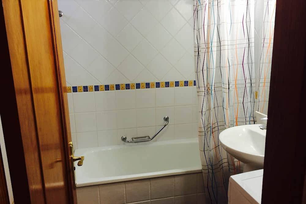 Ganze Wohnung, Club Tenerife Los Diamante 1 Bett Schöne Wohnung Balkon Meerblick Los Cristianos in Los Cristianos, Arona