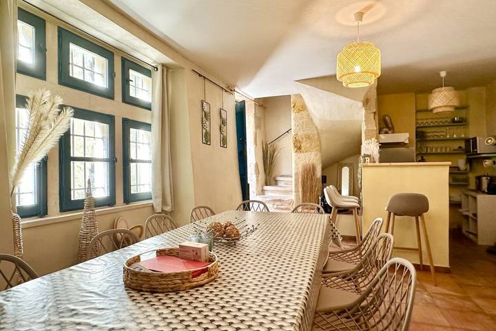 Maison Cosy Lodge, 15 p, clim, wifi, cour, garage in Montfrin, Région de Nîmes