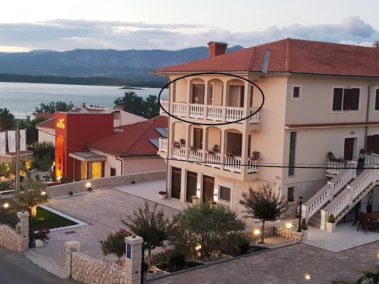 Ganze Ferienwohnung, Strandnaehe Wohnung in Soline mit Meerblick in Soline, Krk