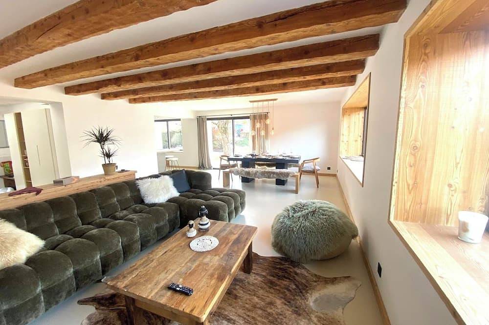 Chalet Mauricette- fully renovated in La Plagne, Ideal for Families in La Plagne-Tarentaise, Savoie