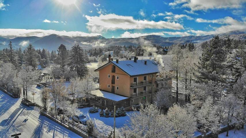 Hôtel pour 3 personnes, avec sauna et piscine ainsi que vue et jardin à Pescasseroli - 2