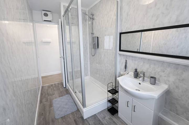Entire apartment, 2 Bed  Arden Apartment, Parking, Top Location in Birmingham, Birmingham Area