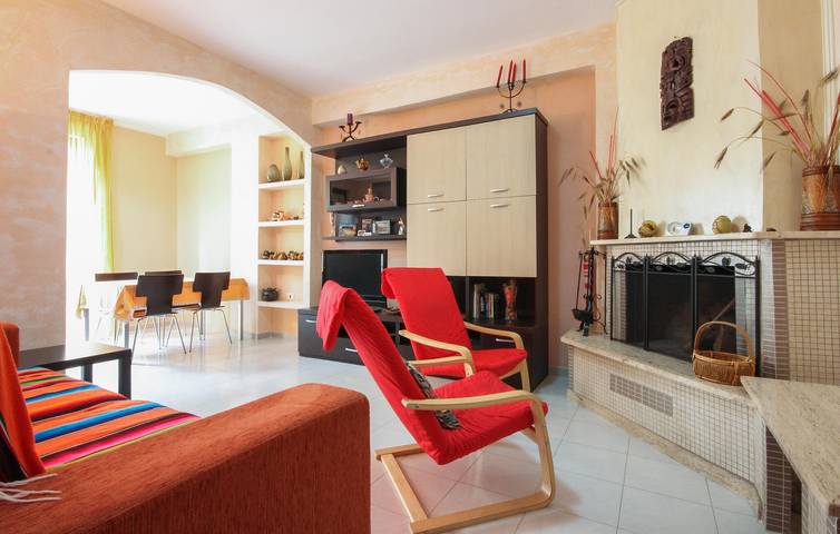 Apartamento vacacional entero, Acogedor apartamento con terraza, parking, cocina cerca de Senerchia in Senerchia, Provincia d'Avellino