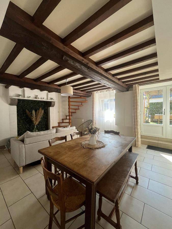 Location de vacances pour 5 personnes, avec jardin et vue, adapté aux familles dans Vire Normandie - 2