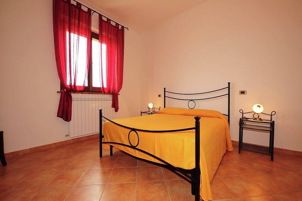 Farmhouse Passignano near Lake Trasimeno in Passignano sul Trasimeno, Lake Trasimeno