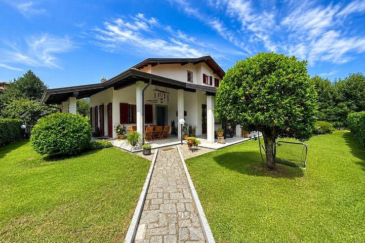 Ferienhaus für 8 Personen in Comune di Luino