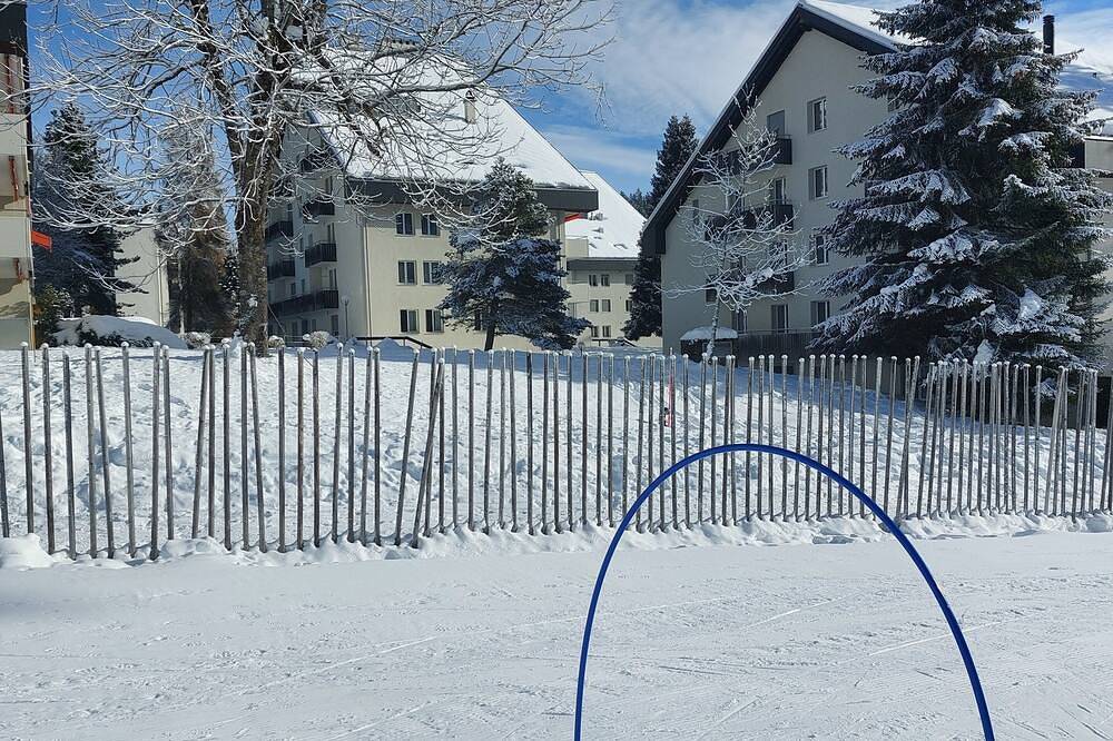 Ganze Wohnung, Ski In&Out direkt an Pisten und Gondeln Laax Murschetg in Laax - Murschetg, Laax