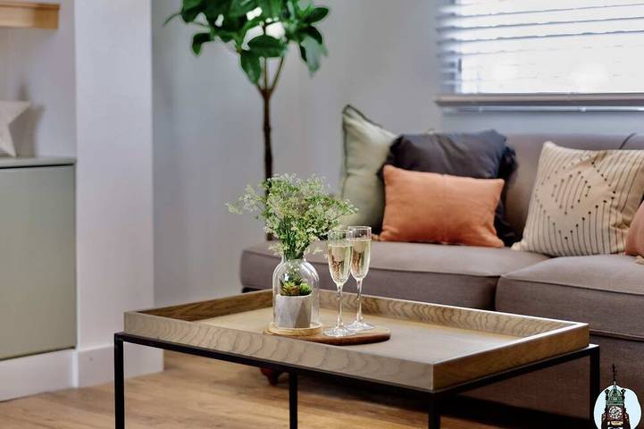 Ganze Wohnung, Liebenswertes 1-Zimmer-Apartment 2 Minuten von den Geschäften entfernt in Chester, West Cheshire und Chester