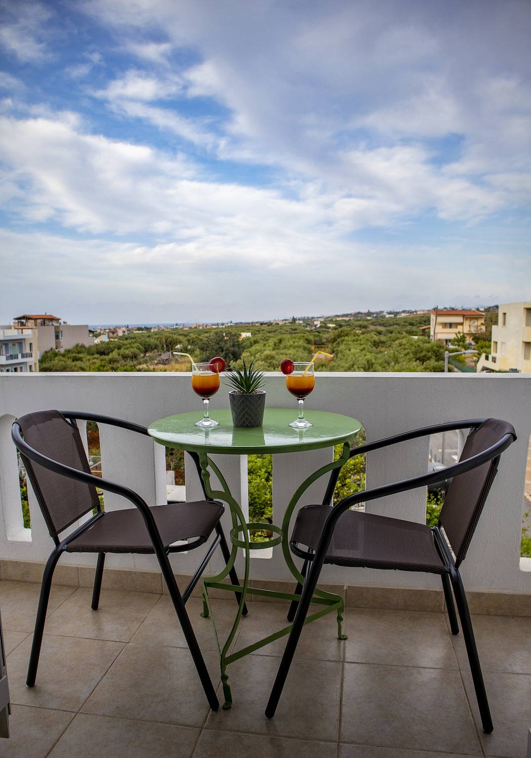 Entire apartment, Holiday Apartment "Costas" with Sea View, Balcony & Wi-Fi in Analipsi, Iraklio-Heraklio region