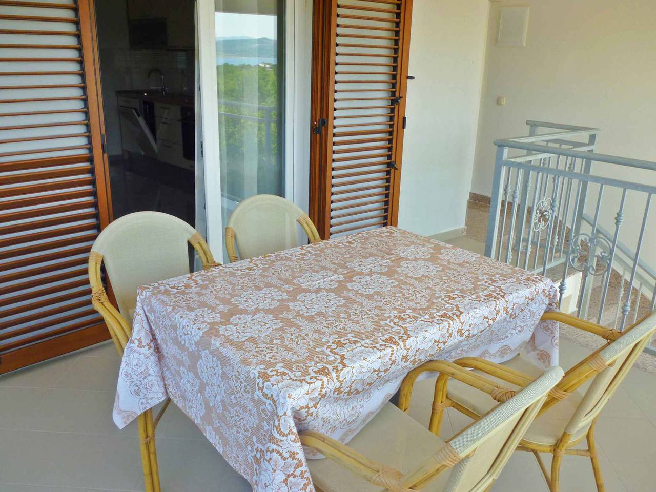 Entire holiday apartment, Holiday apartment mit Klimaanlage und Meerblick  in Starigrad, Zadar