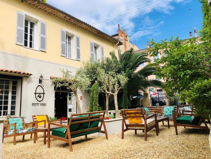 Hôtel pour 2 personnes, avec jardin et vue à Draguignan