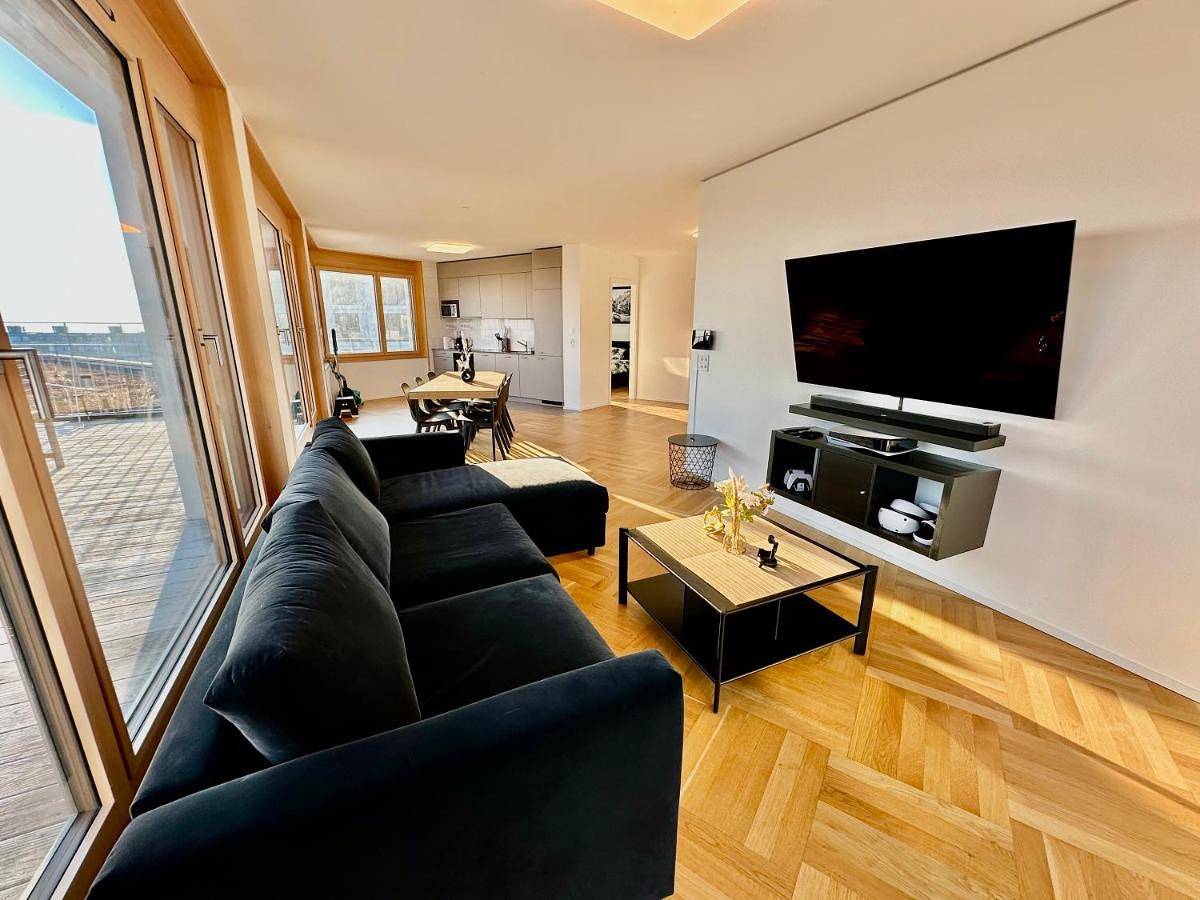 Ganze Wohnung, Two-Bedroom Apartment in Lausanne, Genfer See