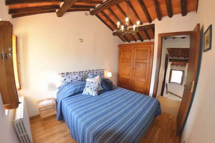 Casa di Campagna a Palmata con 5 camere da letto e 11 posti letto in Lucca, Provincia di Lucca