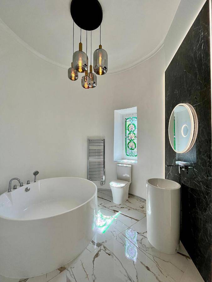 Location de vacances pour 2 personnes, avec vue et jardin à Saint-Laurent-les-Églises - 2