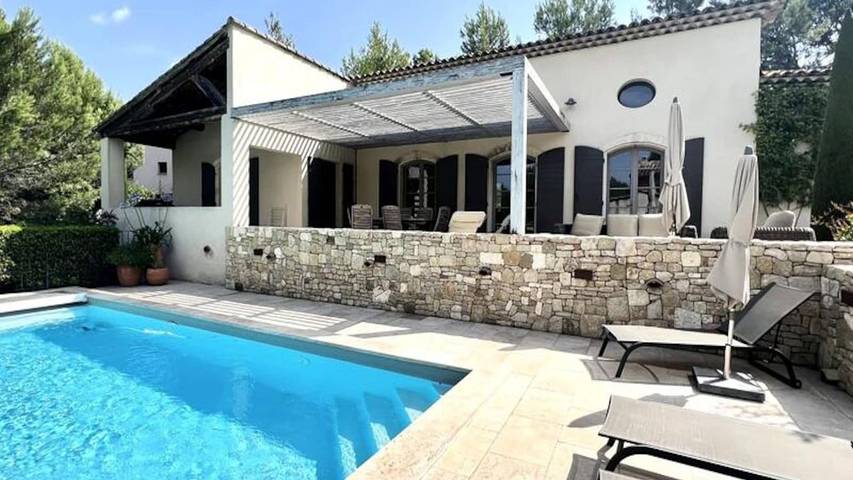 Appartement de vacances pour 9 personnes, avec jardin et piscine