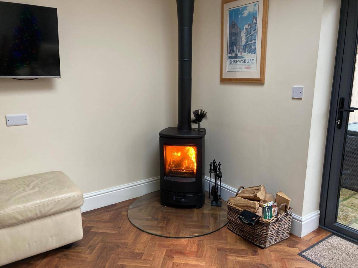 Five-Bedroom House in Shrewsbury, Shropshire