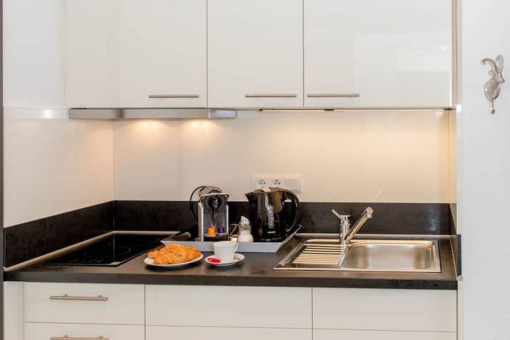5* Apartment mit \"Glitzer-Panther\" / für 1-2 Pers. / Styl & Komfort mit Herz ♥ in Bensheim, Bergstraße