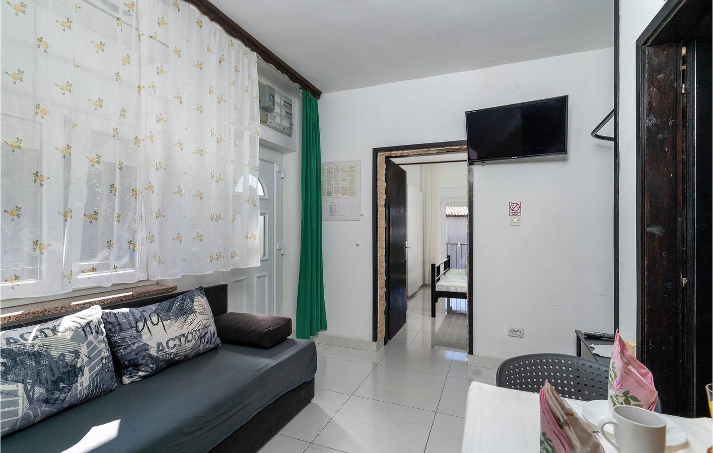 Ganze Ferienwohnung, Ferienwohnung für 4 Personen mit Terrasse in Krk Stadt, Krk