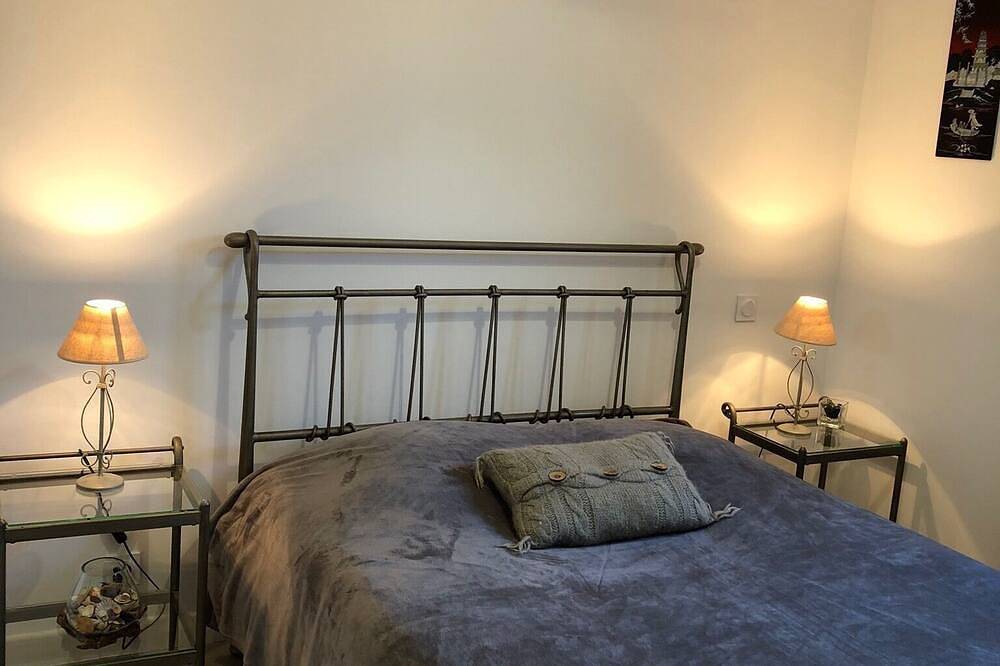 Le Zen : maison climatisée avec piscine et pool house privé. in L'Isle-sur-la-Sorgue, Vaucluse