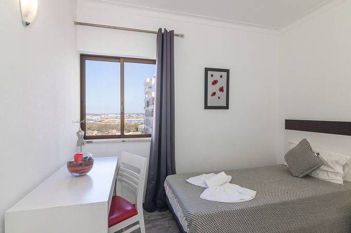 Ferienhaus für 6 Personen, mit Balkon und Pool in Portimão - 4