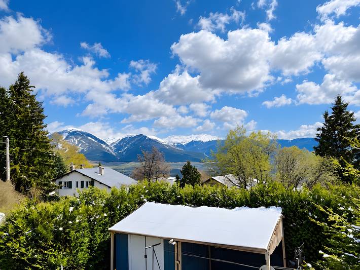 Gîte au dernier étage : vue montagne, terrasse partagée et Wi-Fi in Font-Romeu-Odeillo-Via, Parc naturel régional des Pyrénées catalanes