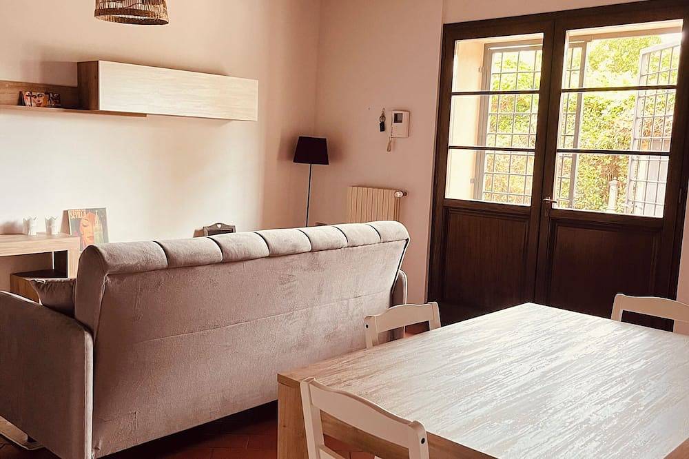Entire apartment, Charming apartment in Tuscan farmhouse in Serravalle Pistoiese, Pistoia Province