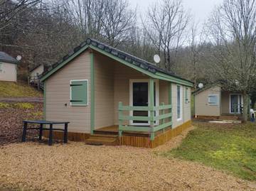 Gîte pour 4 personnes, avec terrasse et piscine dans Lac du Causse