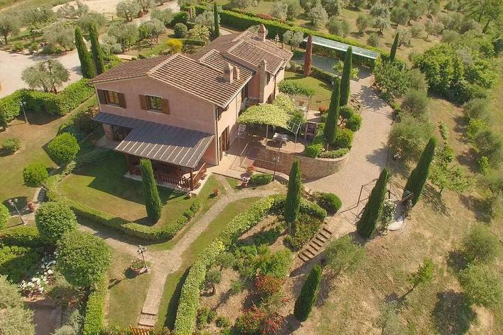 Casa di Campagna a Montaione con 6 camere da letto e 14 posti letto in Montaione, Firenze province