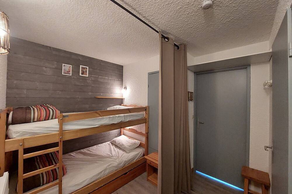 Entire apartment, Studio in center, ski-in, parking, elevator in Mont-de-Lans, Les Deux Alpes