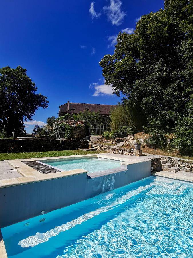 Maison de campagne pour 4 personnes, avec Jacuzzi et Terrasse ainsi que Jardin et Piscine à District de Lu'nan