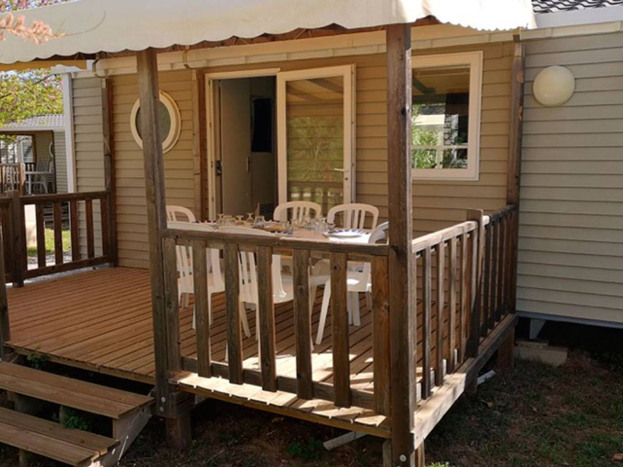 3-bedroom mobile home with terrace in Collias in Collias, Nimes region