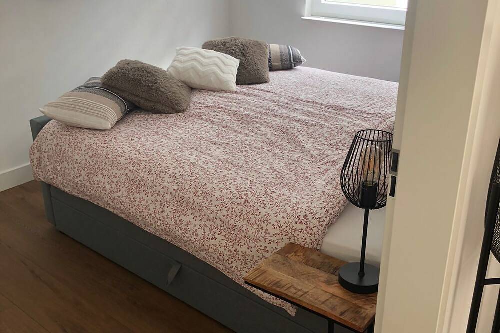 Luxury vacation home for 6 adults with sauna, sunshower, 3 bedrooms in Wieringen, Ijsselmeer