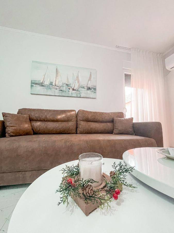 Gîte pour 4 personnes, avec balcon et vue, adapté aux familles à Novi Sad - 3