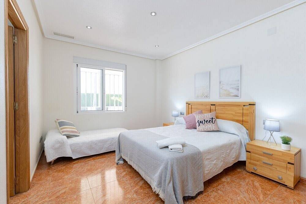 Fidalsa Dom Perignon in Crevillent, Alicante Province