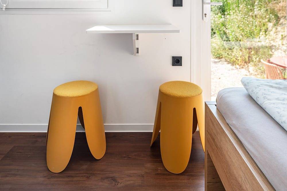 Ganze Wohnung, Modernes, helles Tiny Haus naturnah in den Weinreben in Efringen-Kirchen, Hochschwarzwald