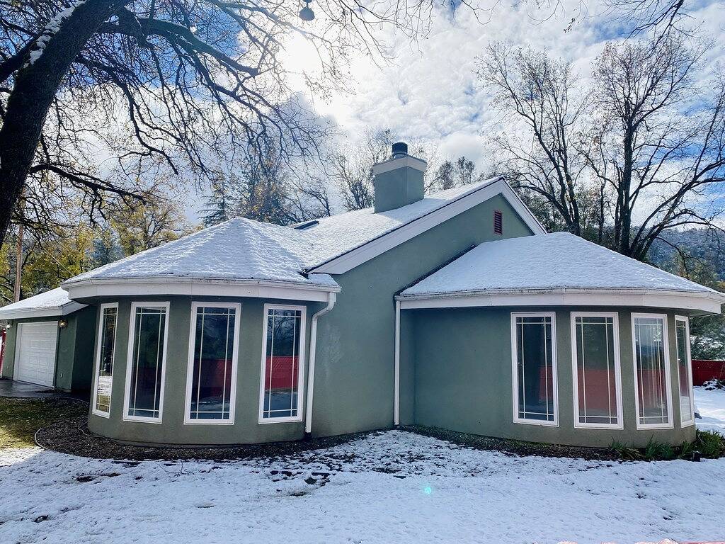 Mountain Escape Near Yosemite South Gate, Hot Tub, Views, Games & Pet friendly! in Oakhurst, Madera County