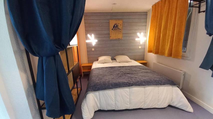 Gîte pour 7 personnes, avec piscine ainsi que jardin et terrasse à Bielle (Pyrénées-Atlantiques) - 3