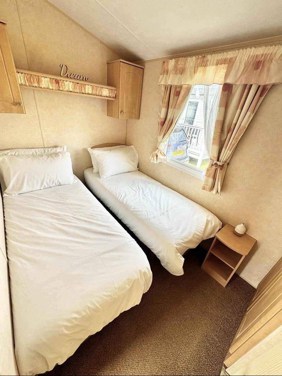 Caravan - Sleeps 4 - Parking in Eyemouth, Scottish Borders
