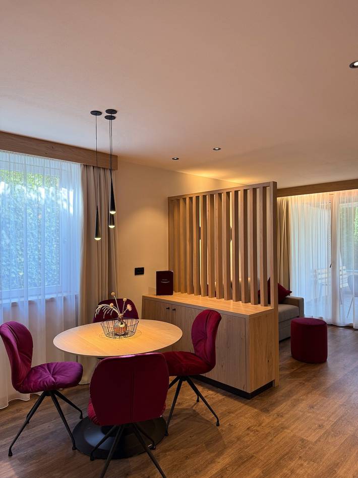 Ganze Wohnung, Ferienwohnung im Hotel and Residences Theresia mit Bergblick und privater Terrasse in Stubaier Alpen, St. Leonhard in Passeier