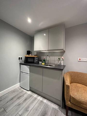 Holiday Apartment for 2 People in Luton, Chiltern Hills, Photo 1