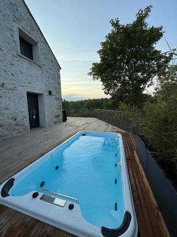 Gîte pour 4 personnes, avec terrasse ainsi que jacuzzi et piscine à Lavilletertre