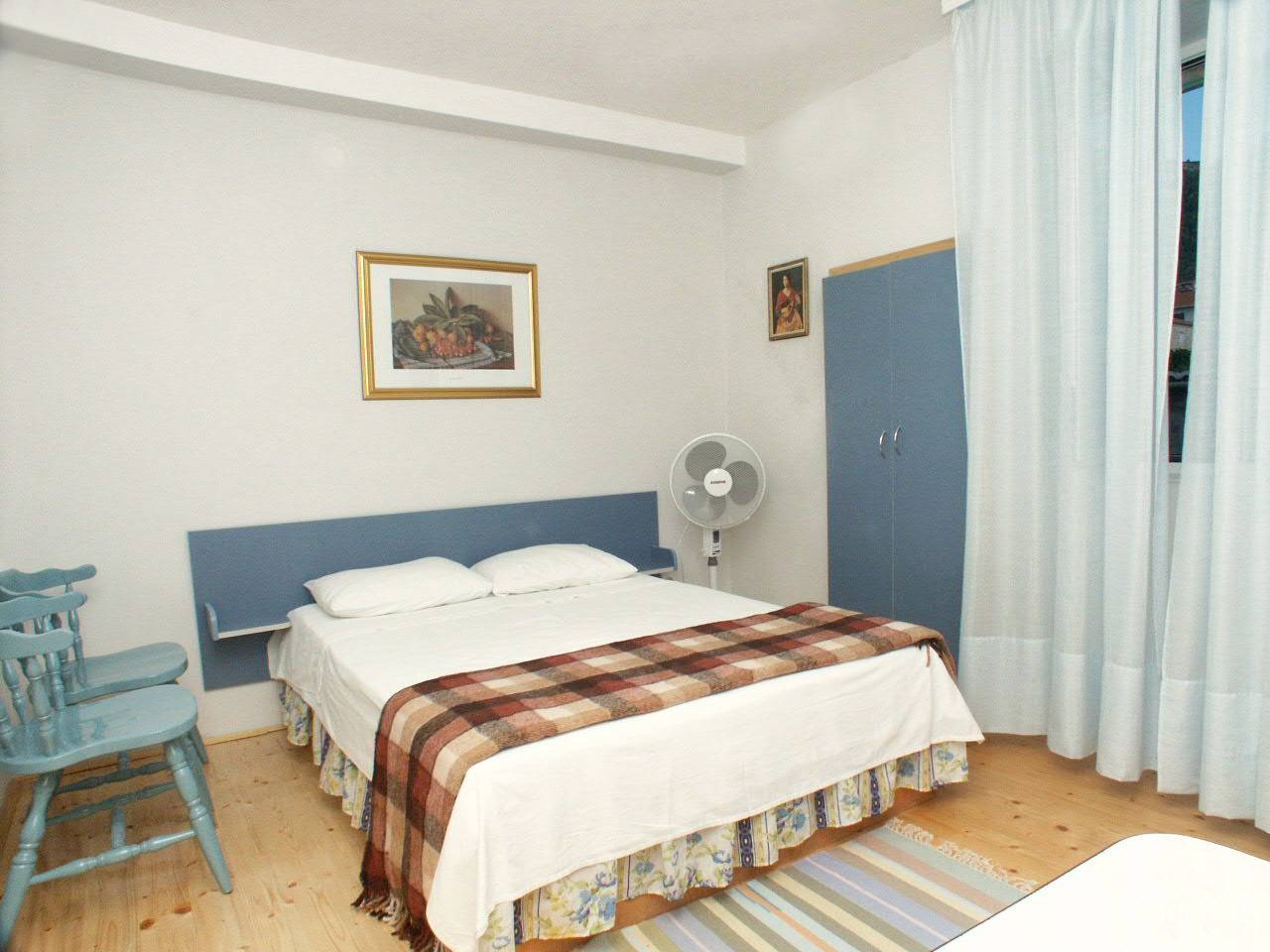 Entire apartment, Studio flat near beach Komiža, Vis As-2429-f in Komiza, Split-Dalmatia